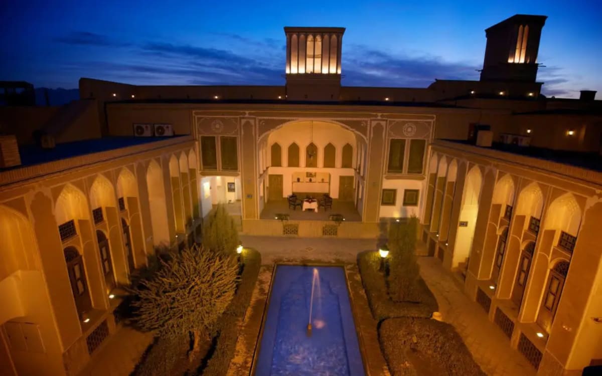 Laleh Bistoon Hotel Yazd