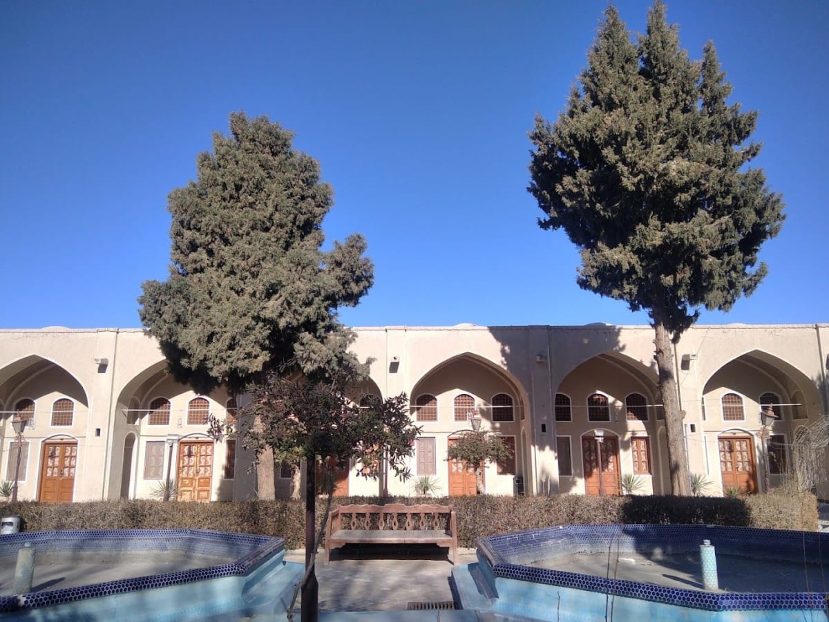 Na'een Tourism Hotel