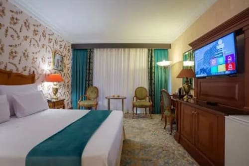 Parsian Esteghlal Hotel