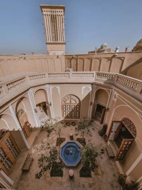 Narenjestan Traditional Hotel