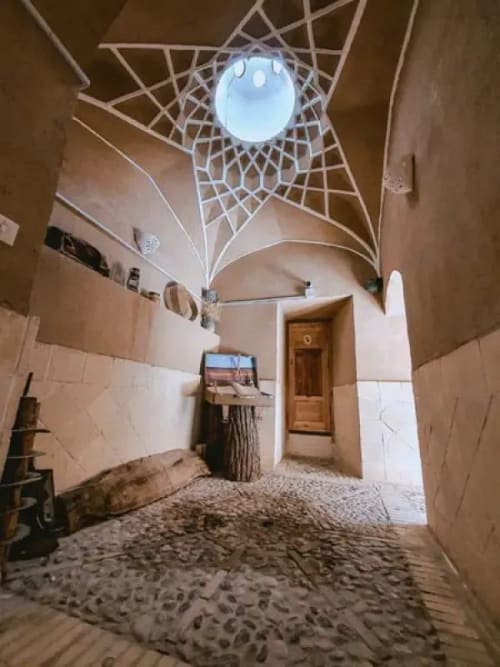Narenjestan Traditional Hotel