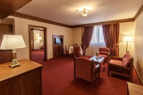 Zandiyeh Hotel