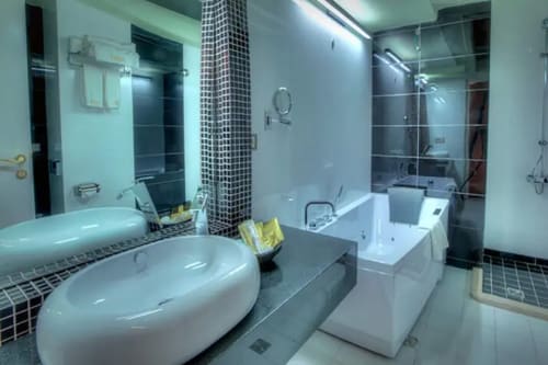 Darvishi Royal Hotel