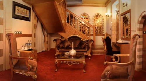 Darvishi Royal Hotel
