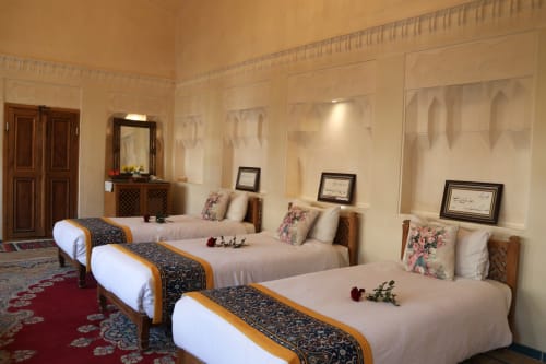 Mahinestan Raheb Hotel
