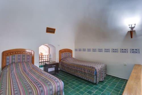 Na'een Tourism Hotel
