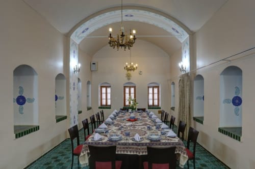 Na'een Tourism Hotel