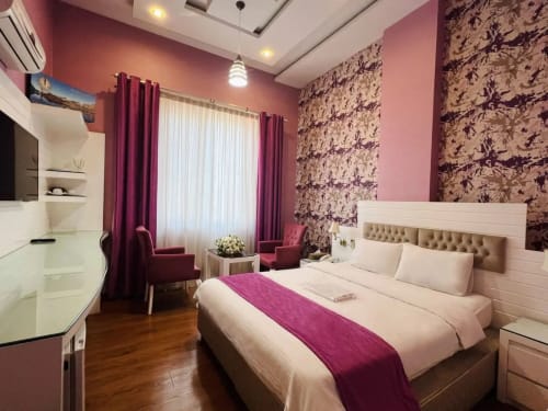 Parsian Qazvin Hotel