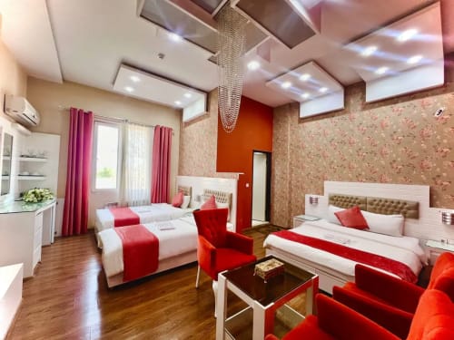 Parsian Qazvin Hotel