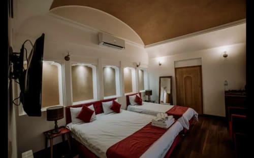 Dalane Behesht Hotel