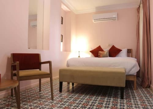 Shazdeh Hostel