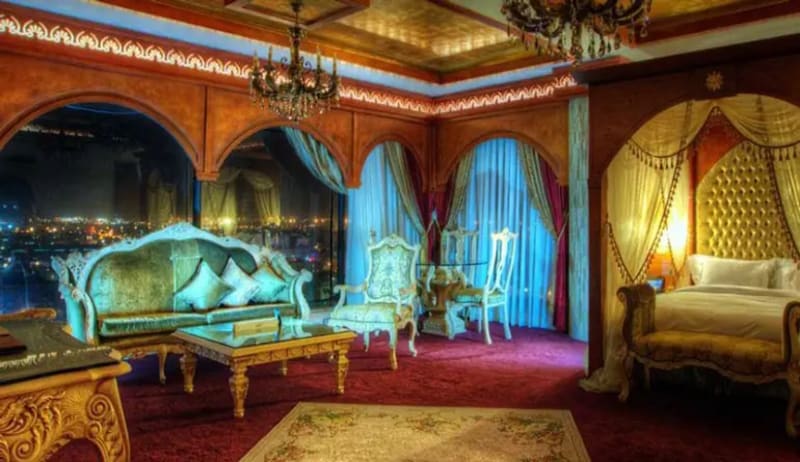Darvishi Royal Hotel