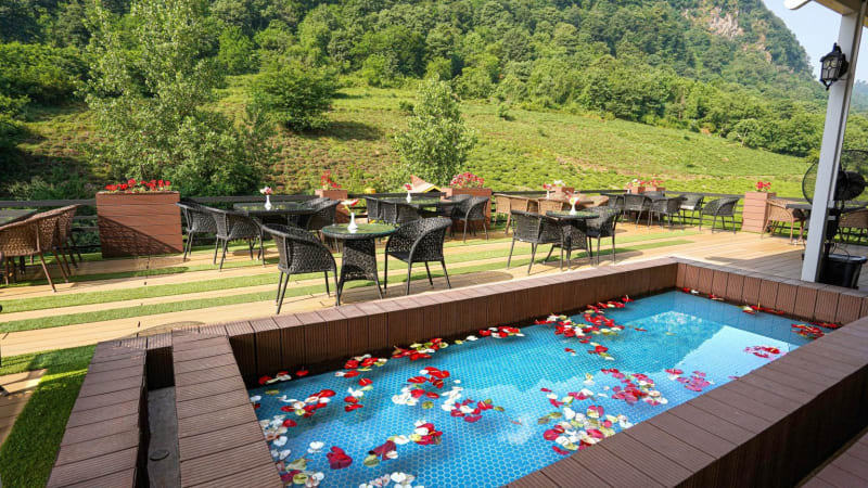 Lahijan Respina Hotel
