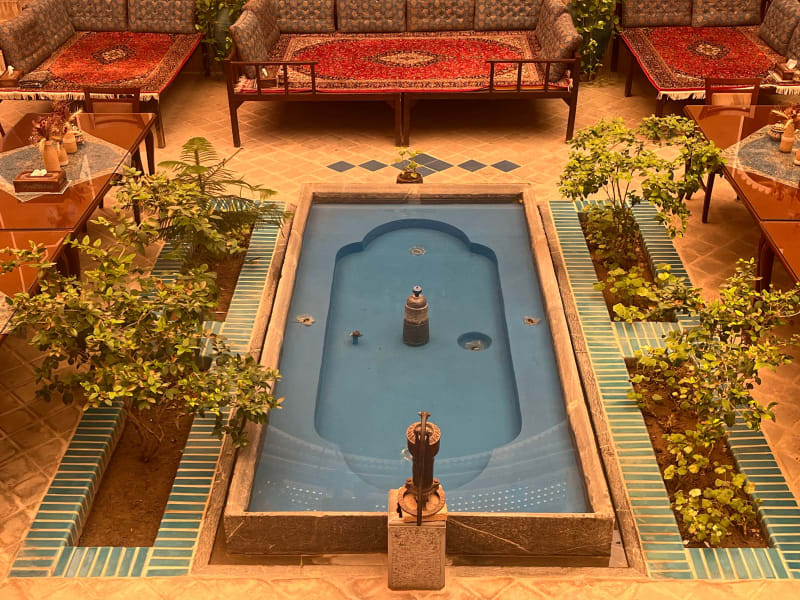 Firoozeh Traditional Hotel