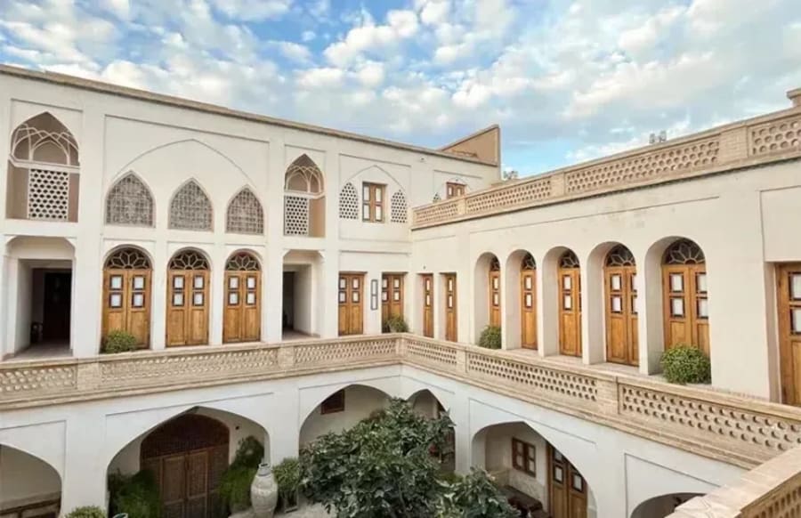 Khan-e Ehsan Traditional Hotel