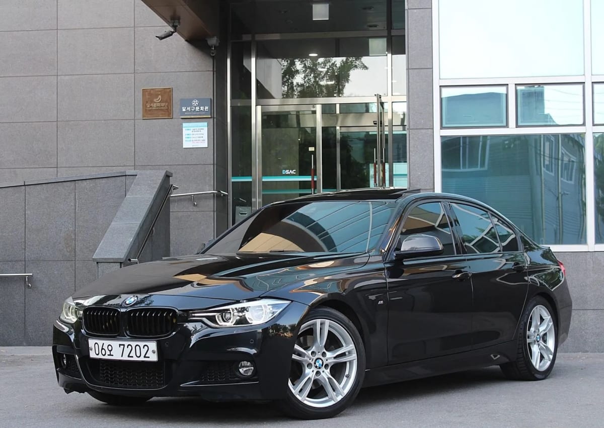 2017 BMW 3-Series, exterior view