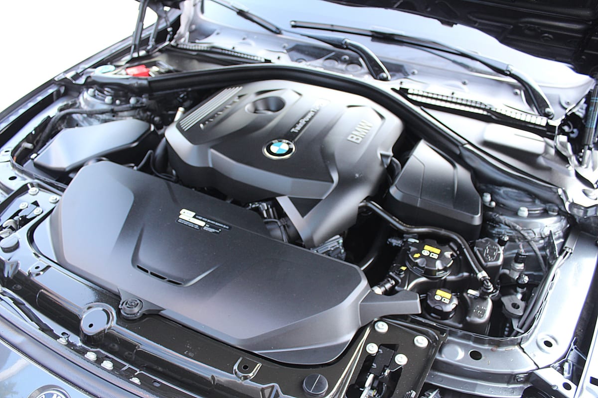 Engine bay, 2.0-litre turbocharged four-cylinder of 2017 BMW 330i, VIN …193629