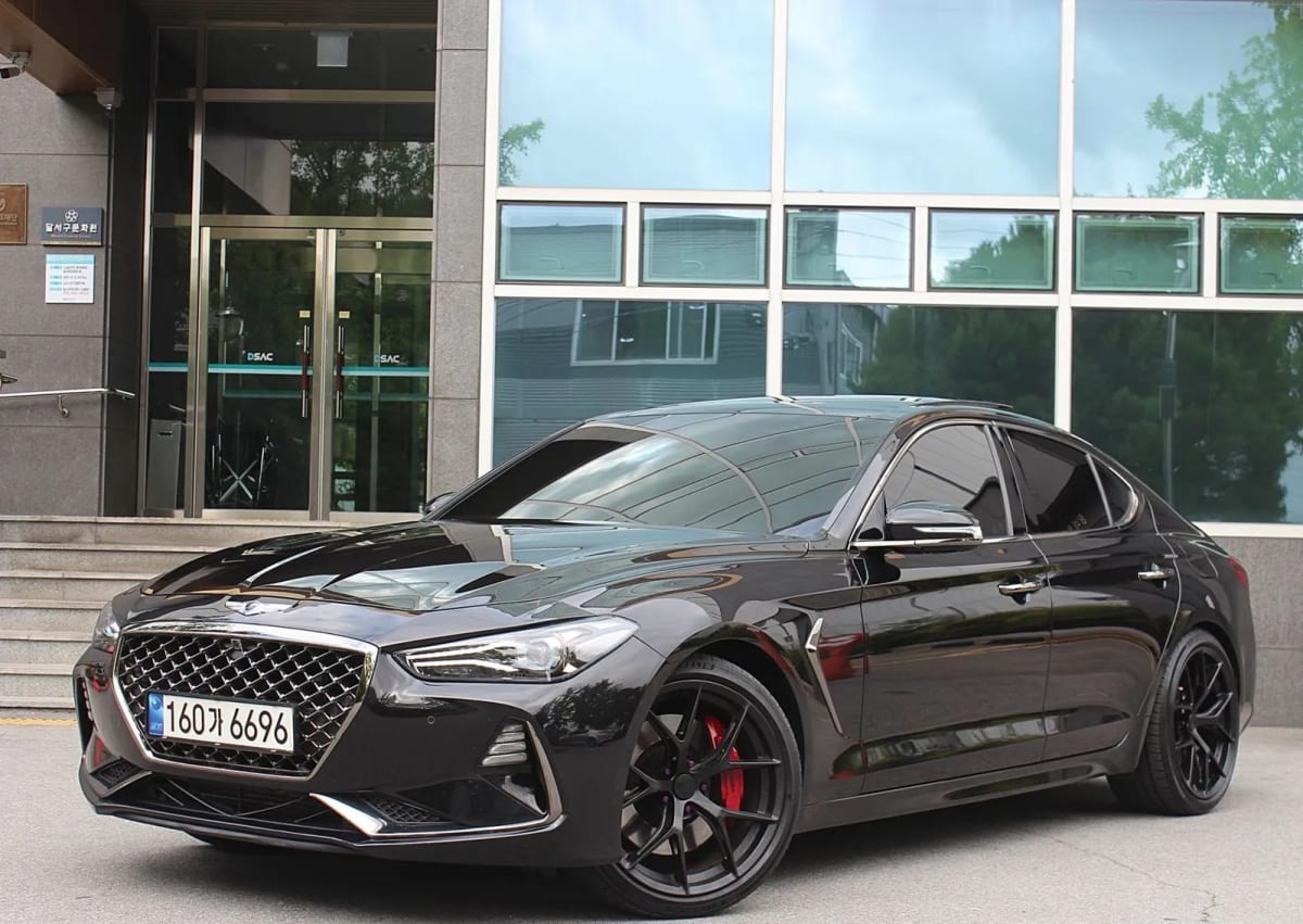Exterior view of 2019 Genesis G70, VIN …049643