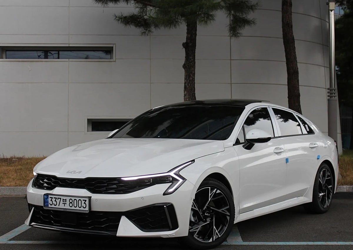 Exterior view of 2026 Kia K5