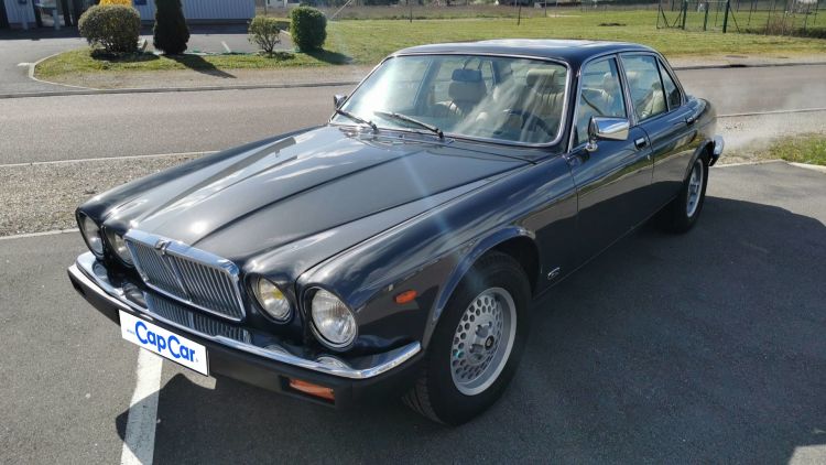 Jaguar XJ