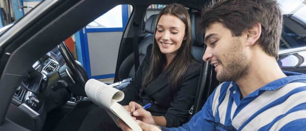 3 raisons de garder les factures d’entretien de ma voiture