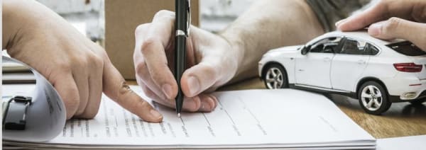 Comment vendre une voiture électrique avec location de batterie : ce qu’il faut savoir