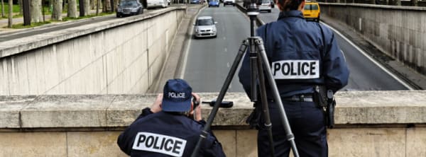 Conduite à l’étranger : peut-on perdre des points sur son permis en cas d’infraction ?