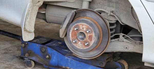 Quand changer les disques de frein de ma voiture ?
