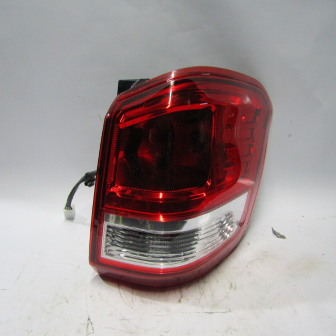 Foco Trasero Dfm S500 Derecho. Detalle Mica Quebrada - foto 2