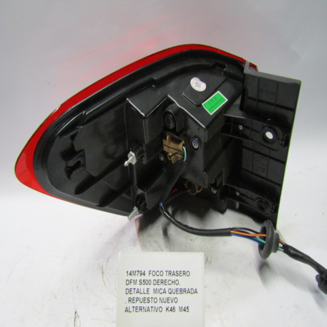 Foco Trasero Dfm S500 Derecho. Detalle Mica Quebrada - foto 5
