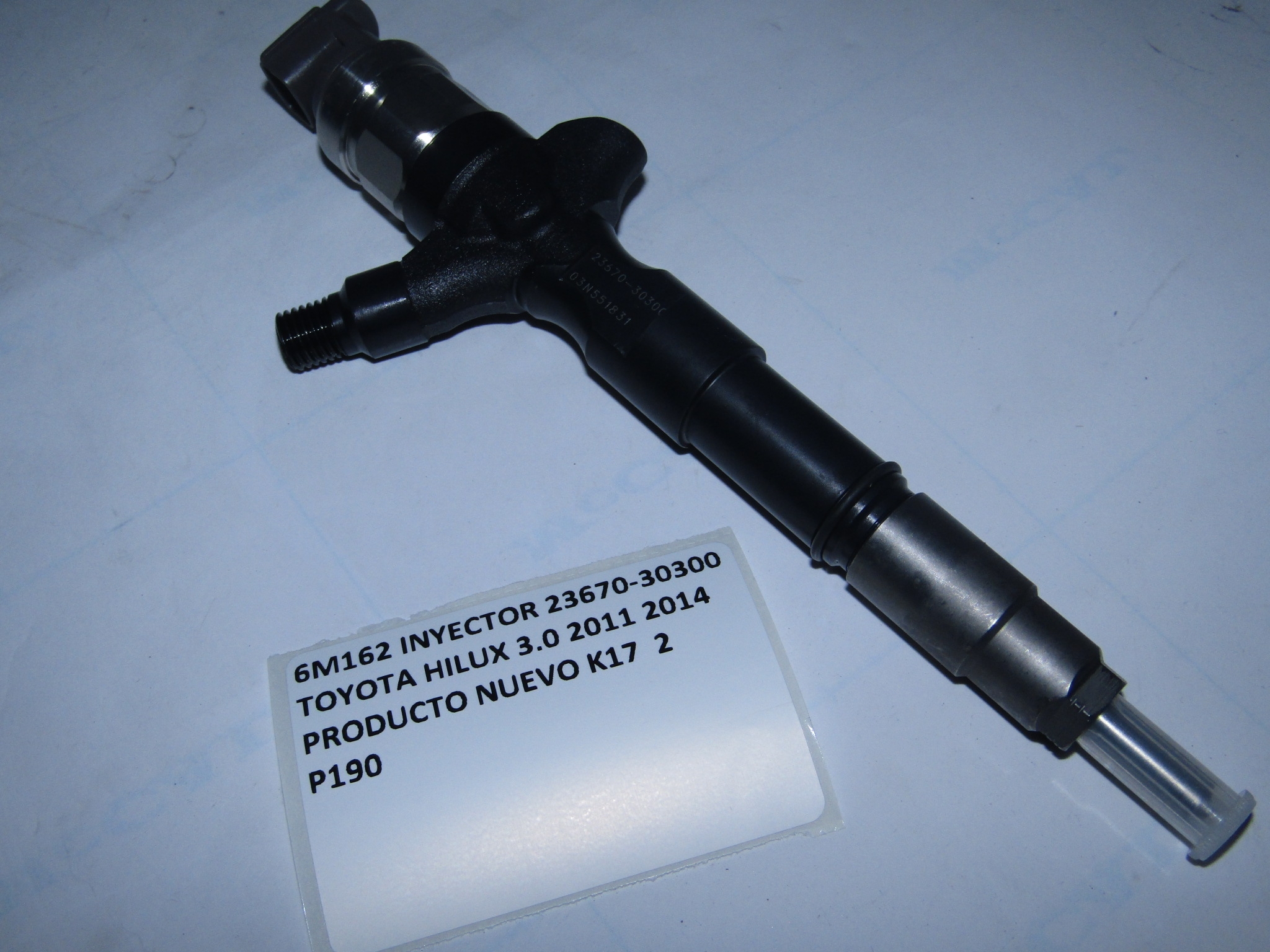 Inyector 23670-30300 Toyota Hilux 3.0 2011 2014 - foto 2