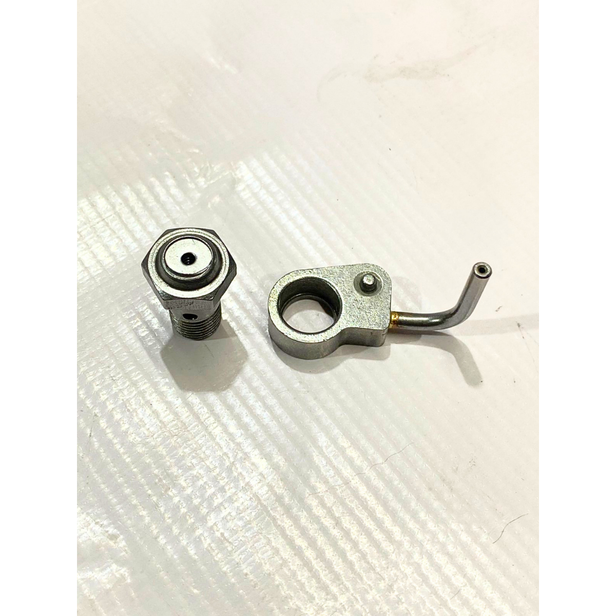 Surtidor Inyector Aceite Motor Mitsubishi L200 4n15 - foto 2
