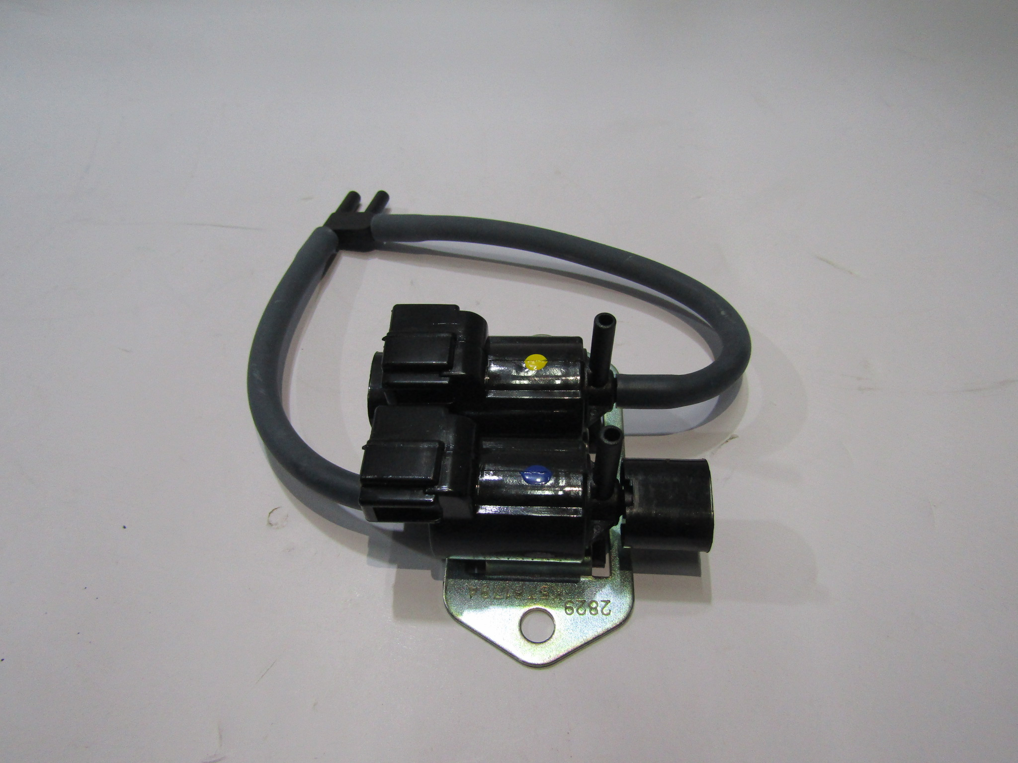 Valvula Selenoide Mitsubishi L200 Monter Traccion Rueda 4x4 - foto 2