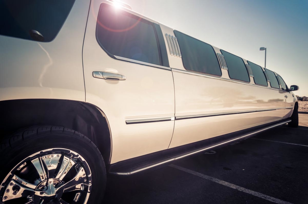 Find a limo rental service in Everett, MA