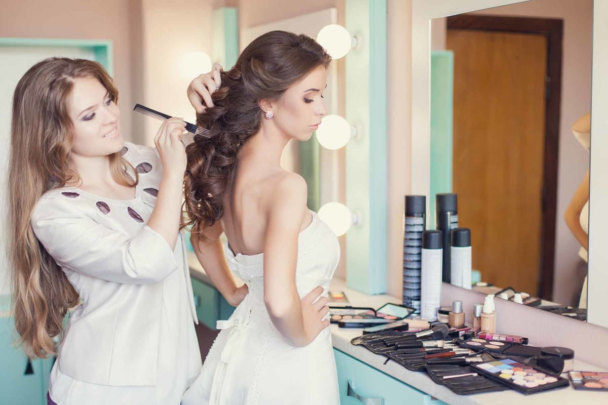 Find a wedding hair stylist in Los Angeles, CA