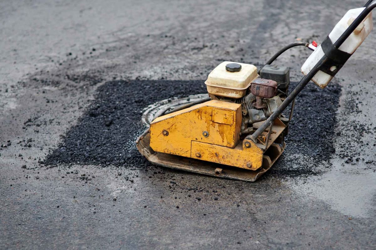 Find a asphalt repair contractor in Los Angeles, CA