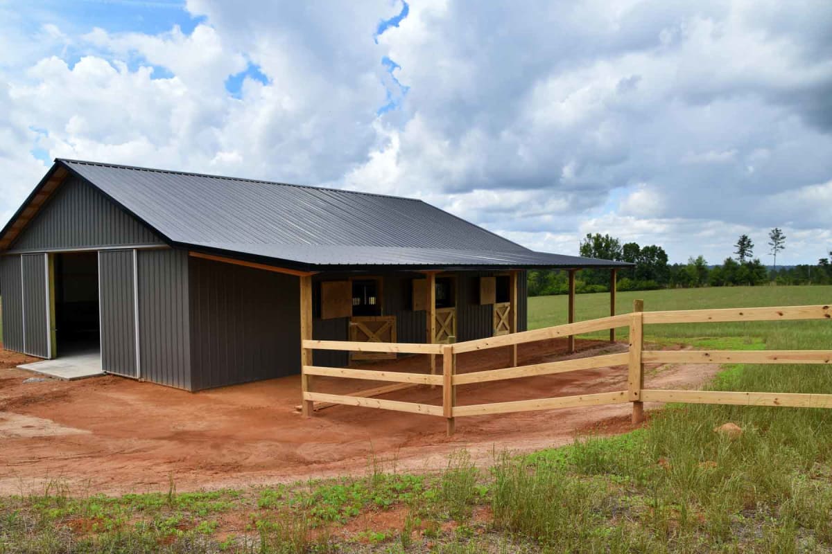 Find a barn builder in Austin, TX