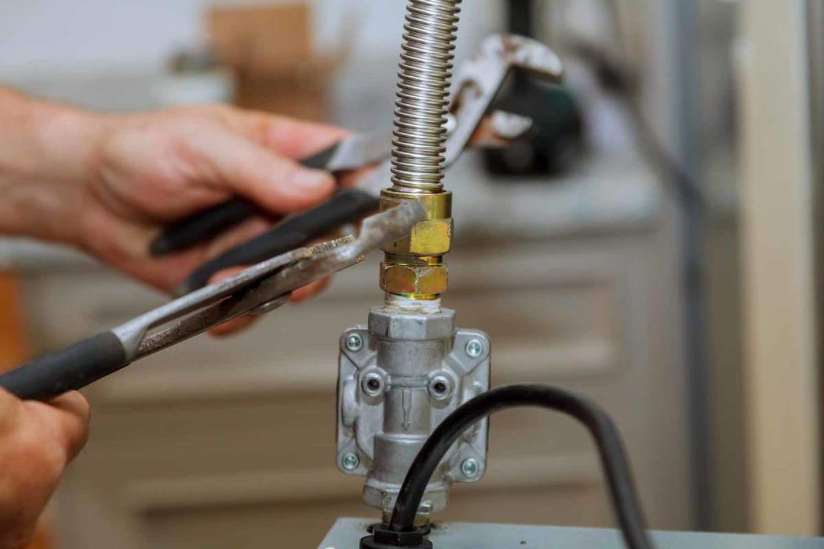 Find a gas line plumber in Denver, CO