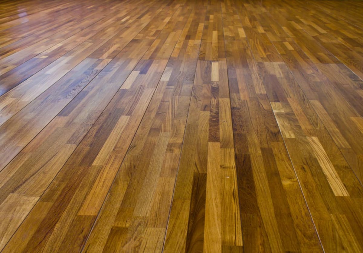 Find a hardwood floor refinisher in Pasadena, TX