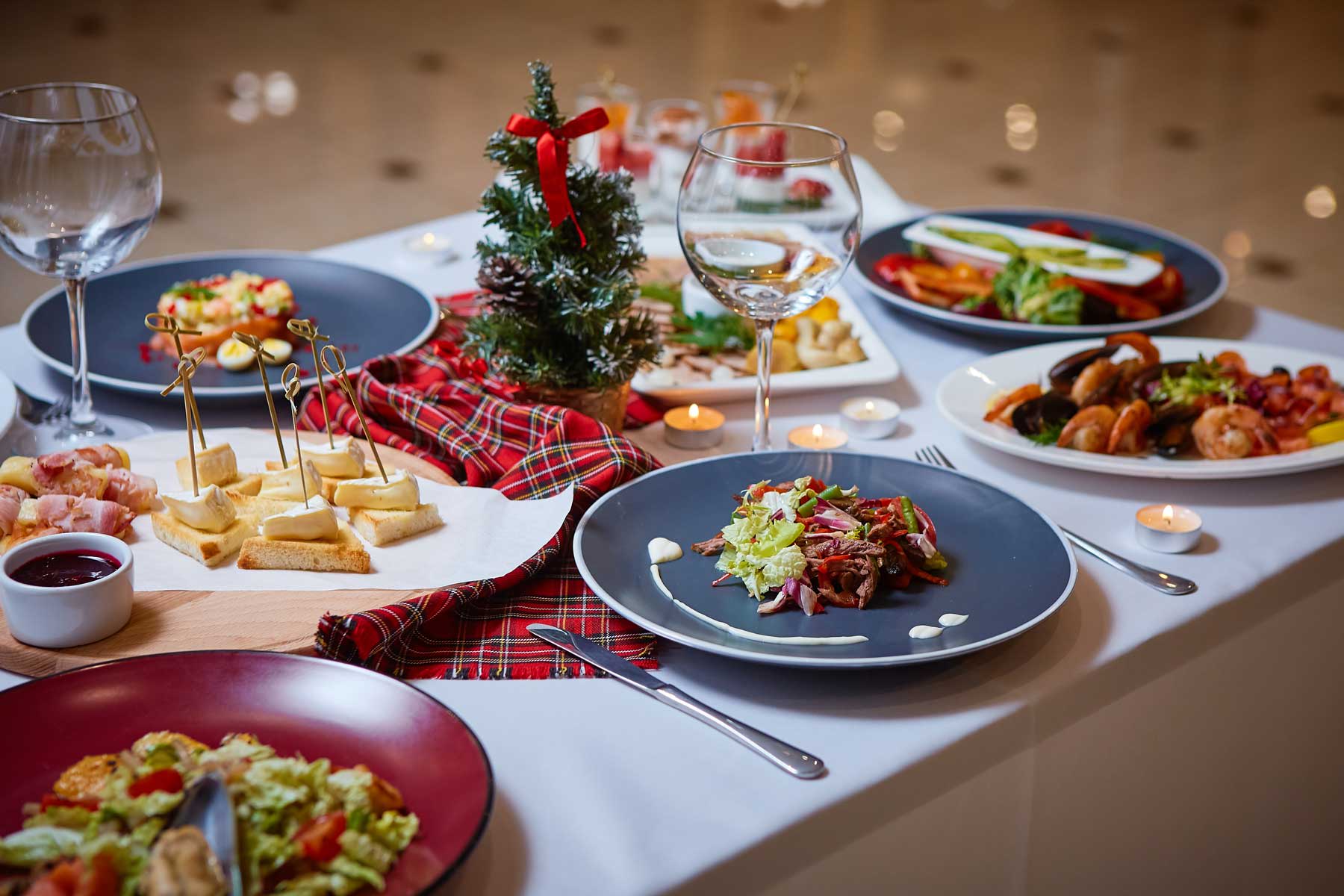 The 10 Best Christmas Caterers Near Me (with Free Estimates)