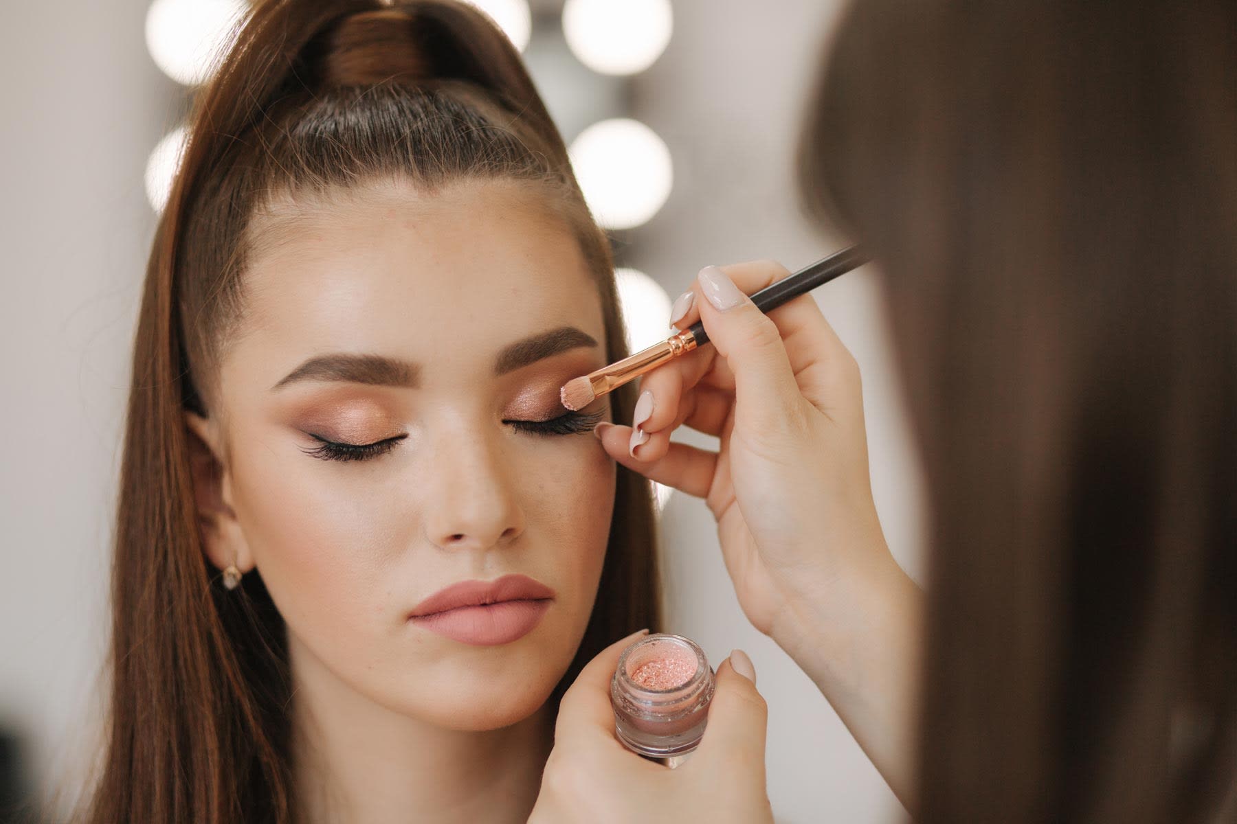 The 10 Best Freelance Makeup Artists Near Me (Free Quotes)