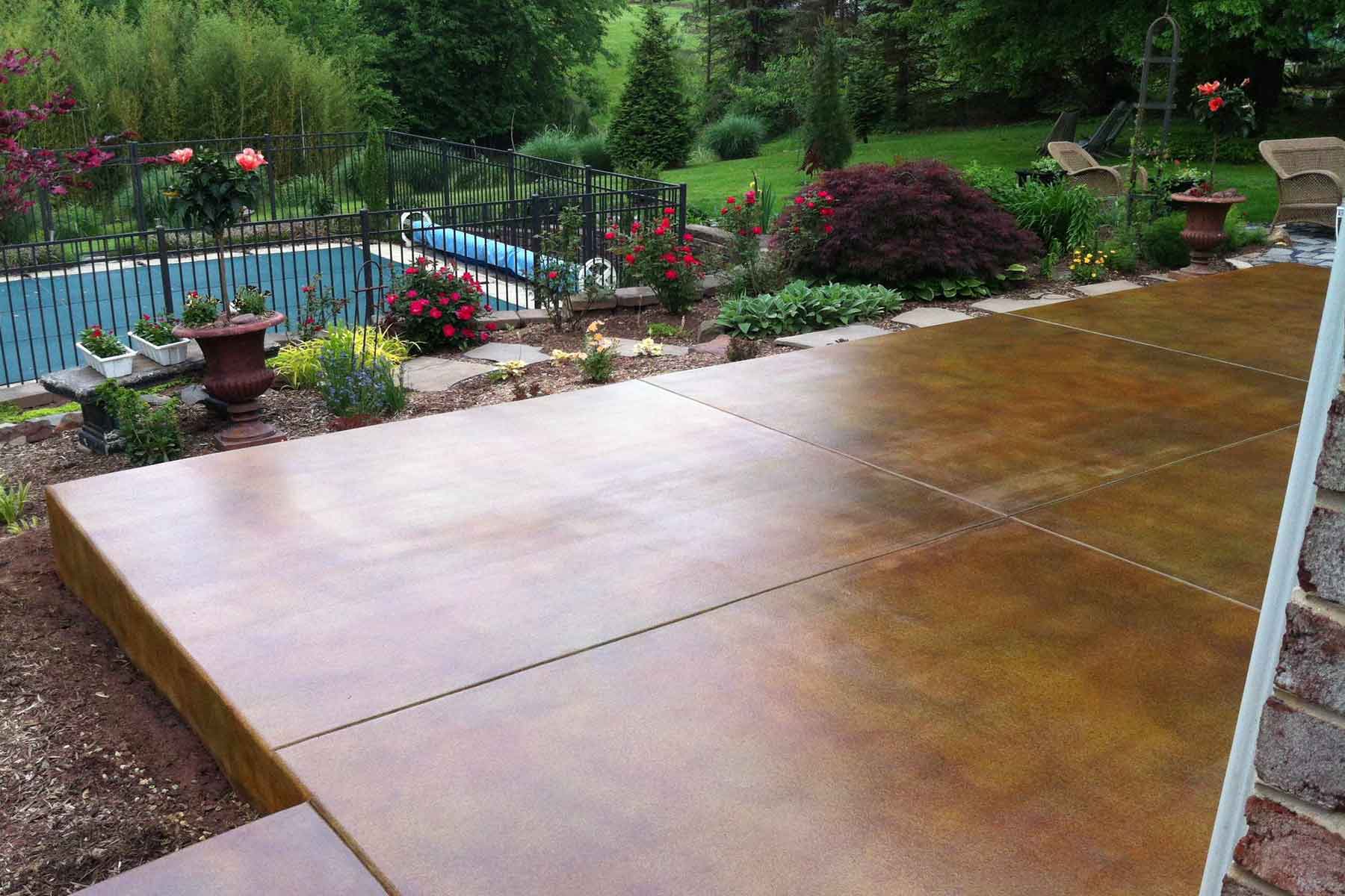 Find a concrete staining contractor near you