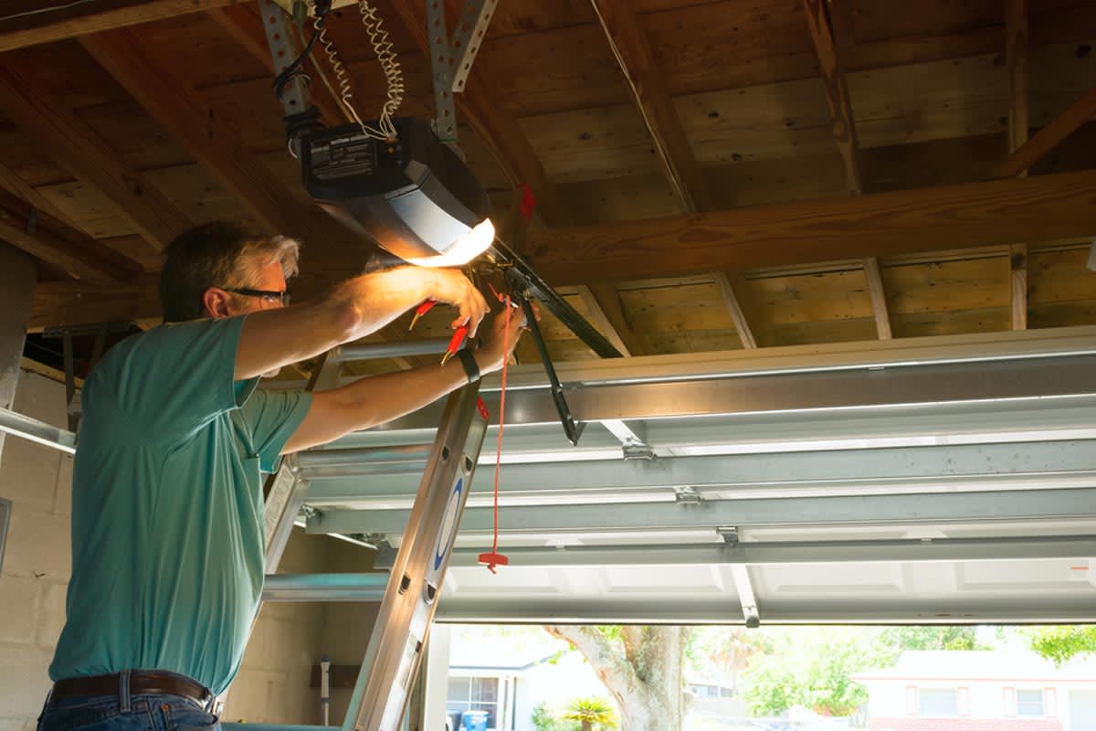 Find a garage door repair service in Las Vegas, NV