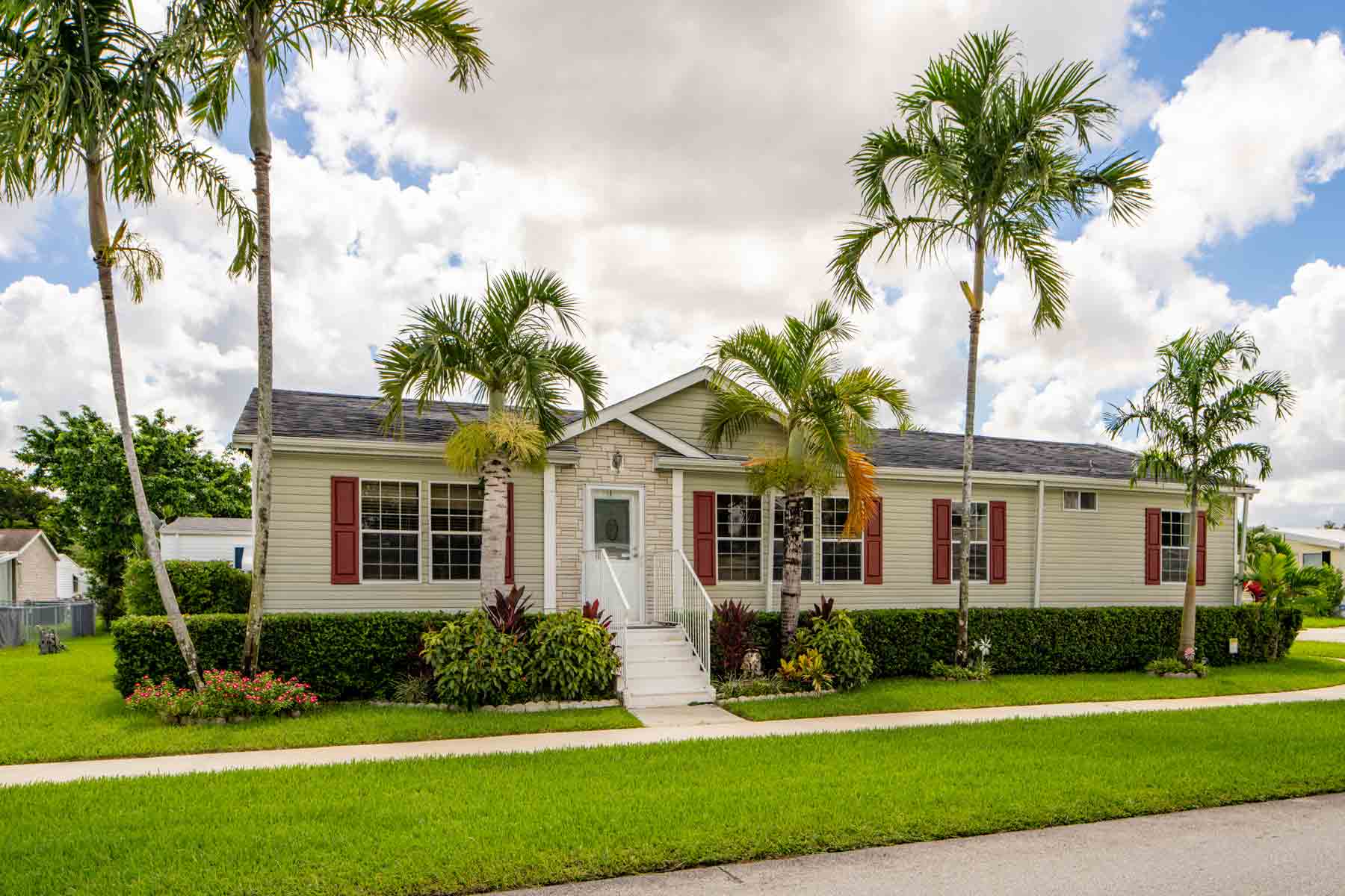 Top 10 Mobile Home Contractors & Installers Near Me (2024)