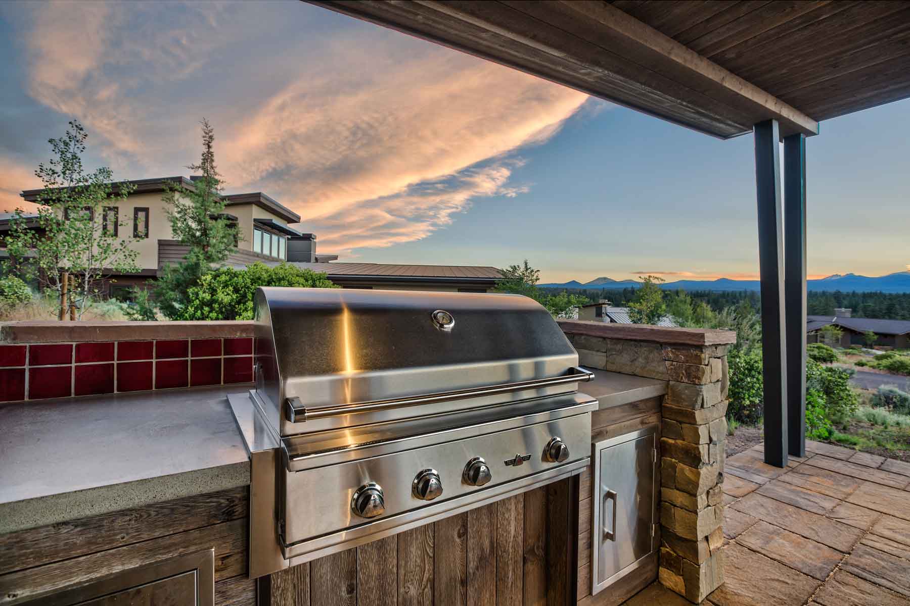 Find a outdoor kitchen contractor near you