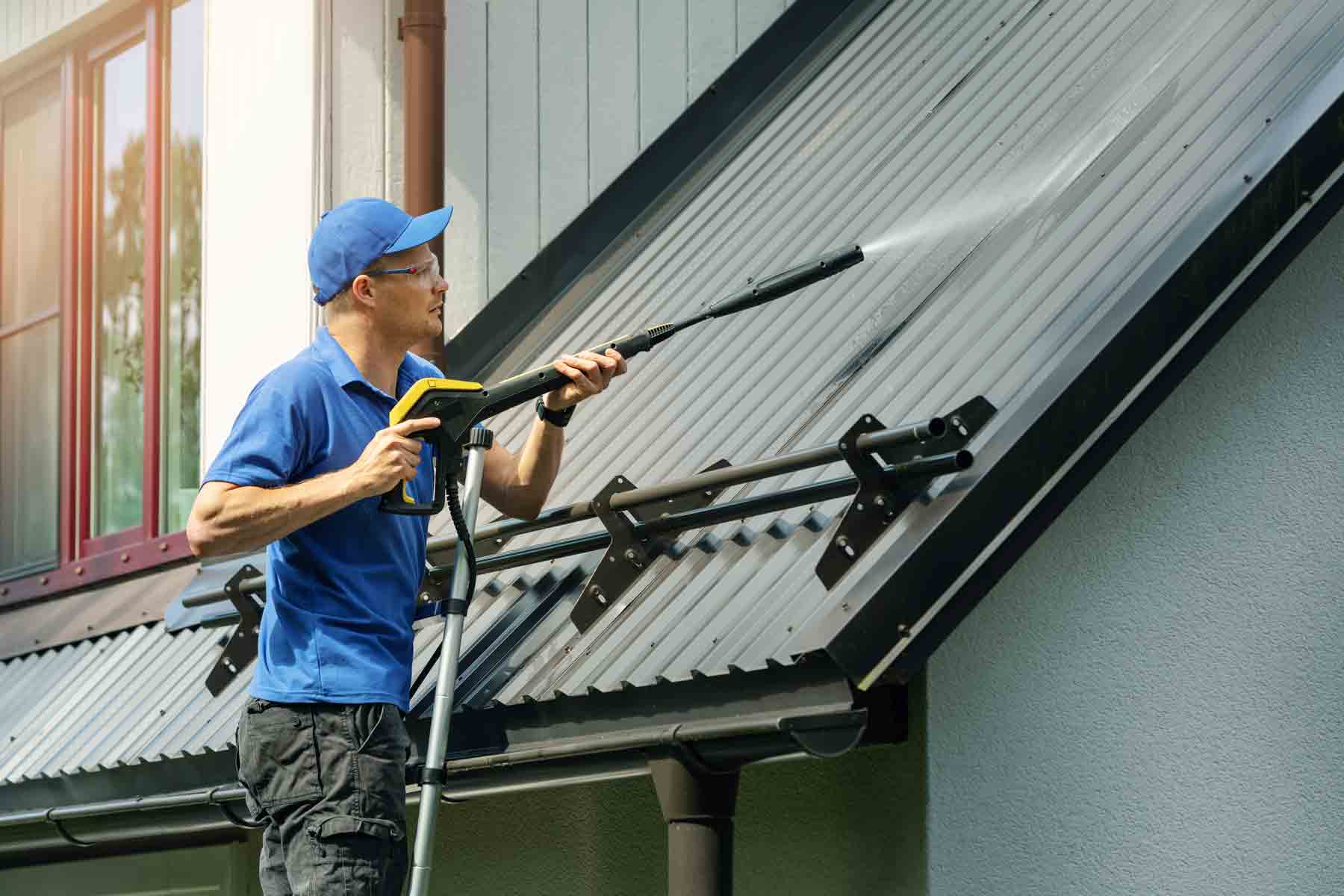 Find a roof cleaning service near you