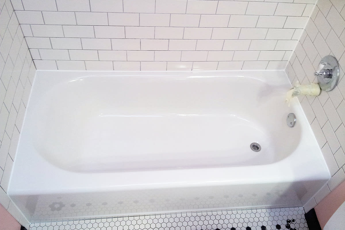 Find a bathtub refinishing companies near you