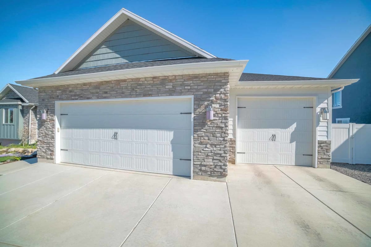 Find a commercial garage door repair service near you