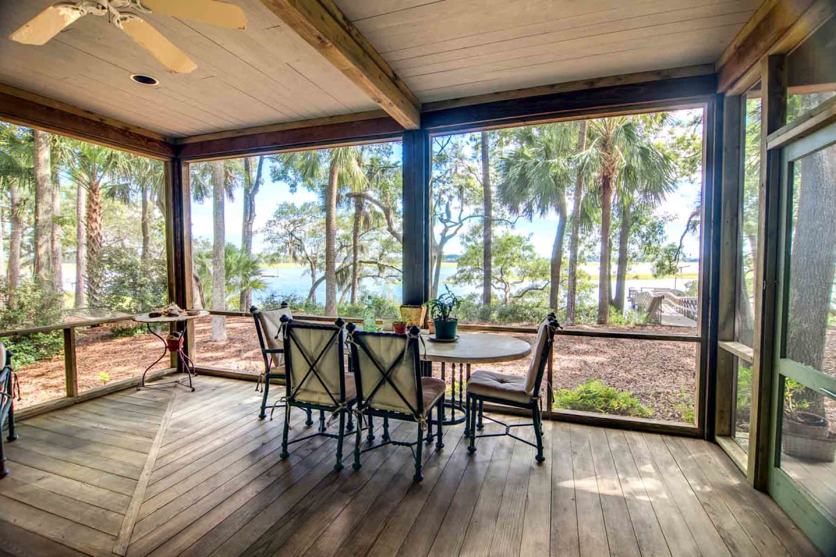 Find a lanai contractor near you