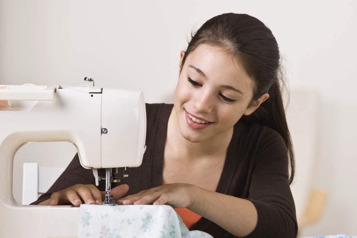 Find a kids sewing class near you